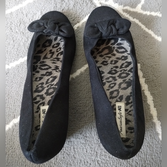 American Eagle Faux Suede Black Bow Wedges - Picture 6 of 14